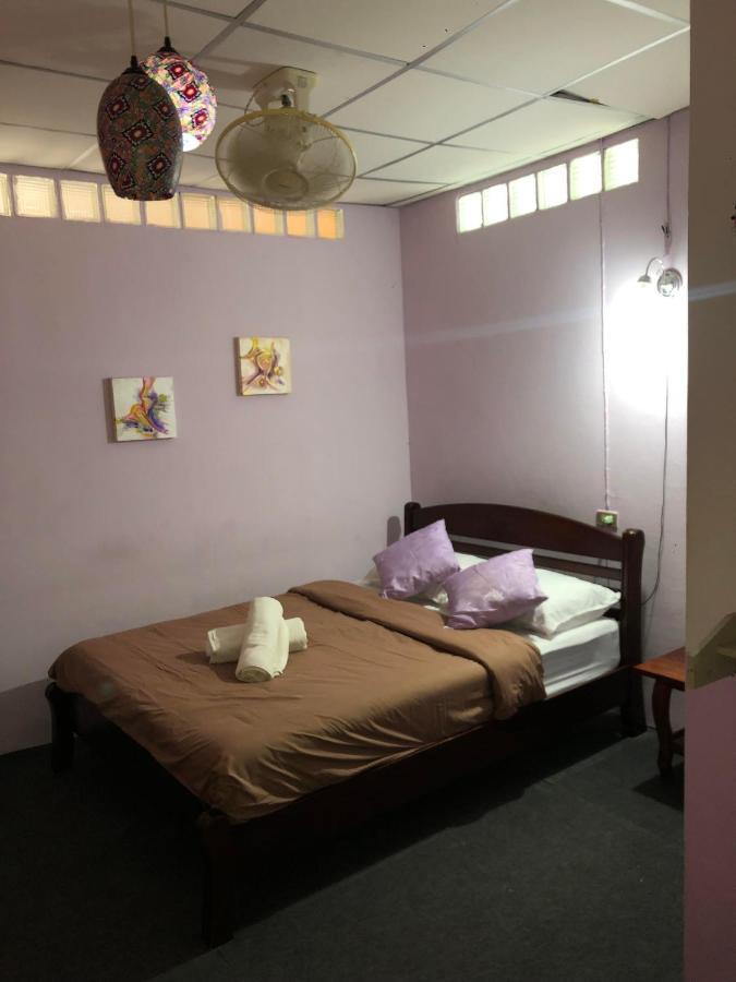 Holiday Phangan - Hostel & Bar 通萨拉 外观 照片