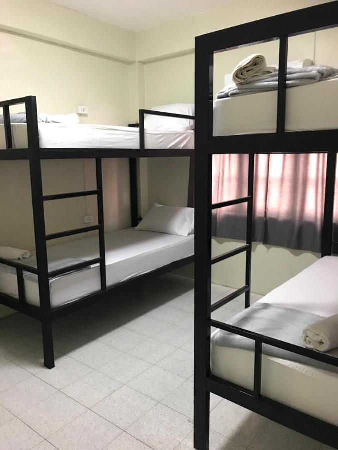 Holiday Phangan - Hostel & Bar 通萨拉 外观 照片