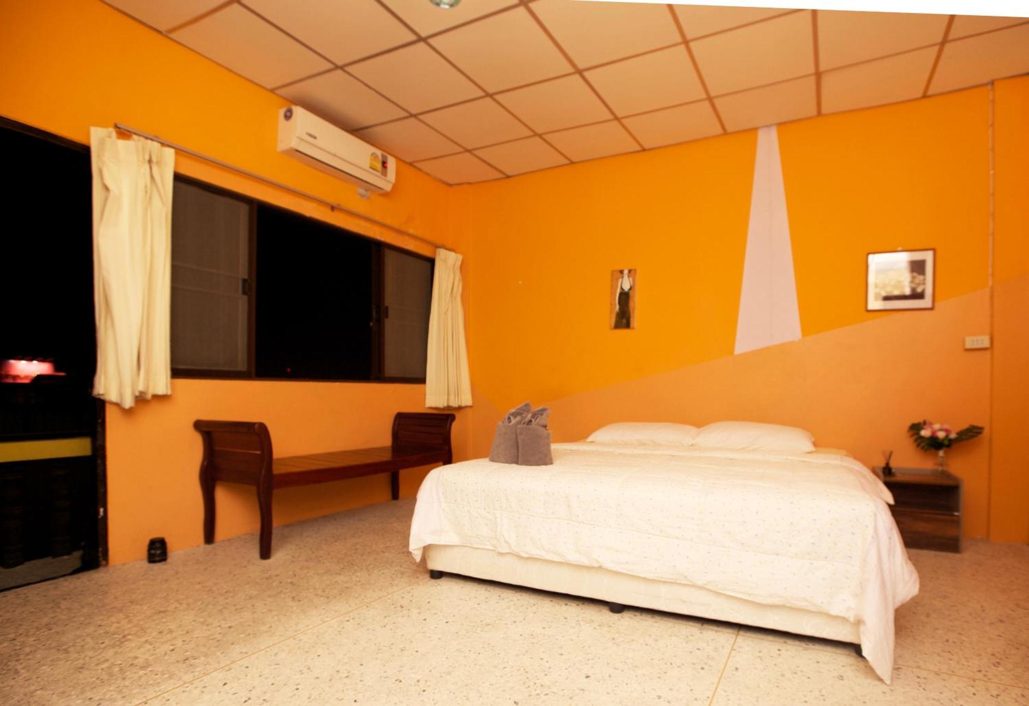 Holiday Phangan - Hostel & Bar 通萨拉 外观 照片