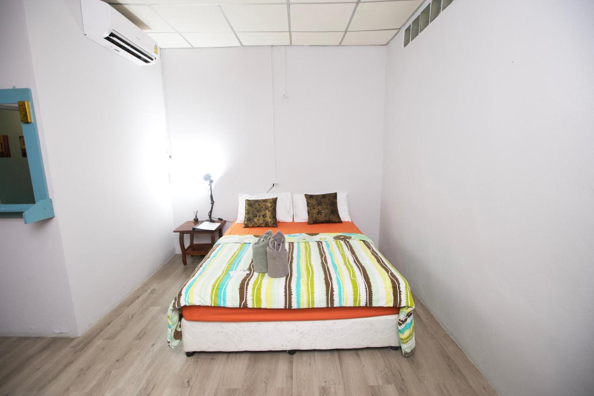 Holiday Phangan - Hostel & Bar 通萨拉 外观 照片