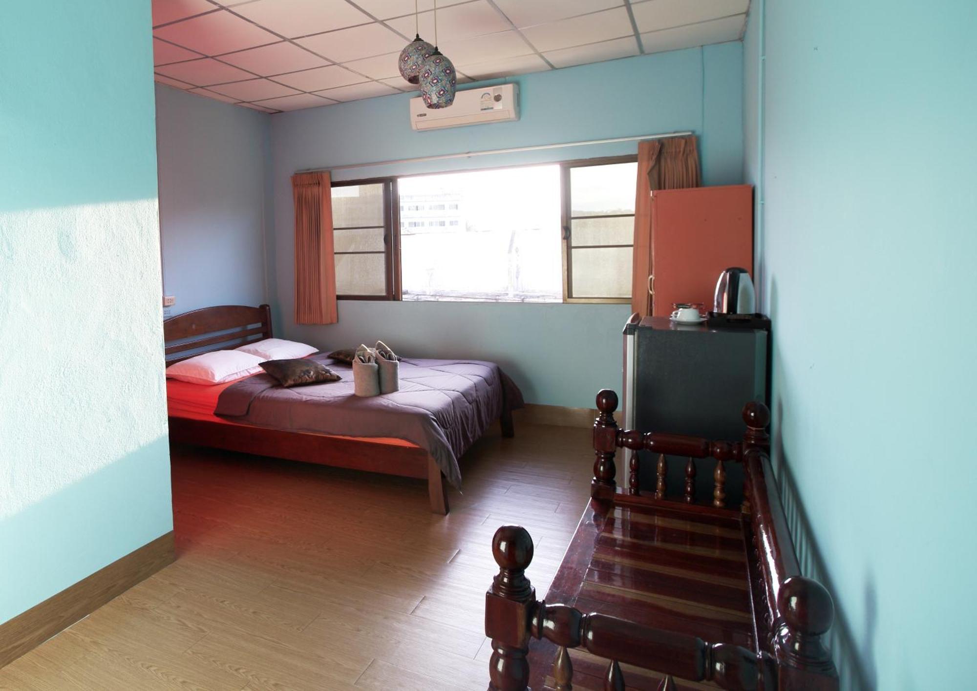 Holiday Phangan - Hostel & Bar 通萨拉 外观 照片