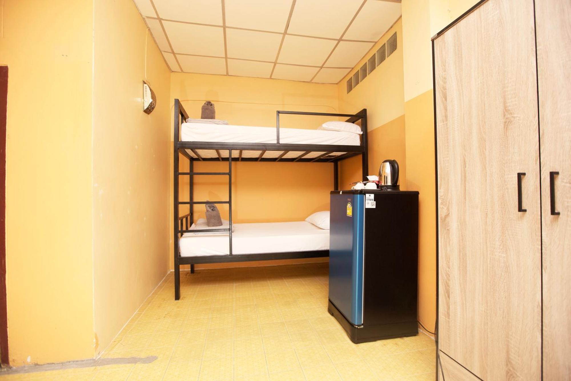 Holiday Phangan - Hostel & Bar 通萨拉 外观 照片